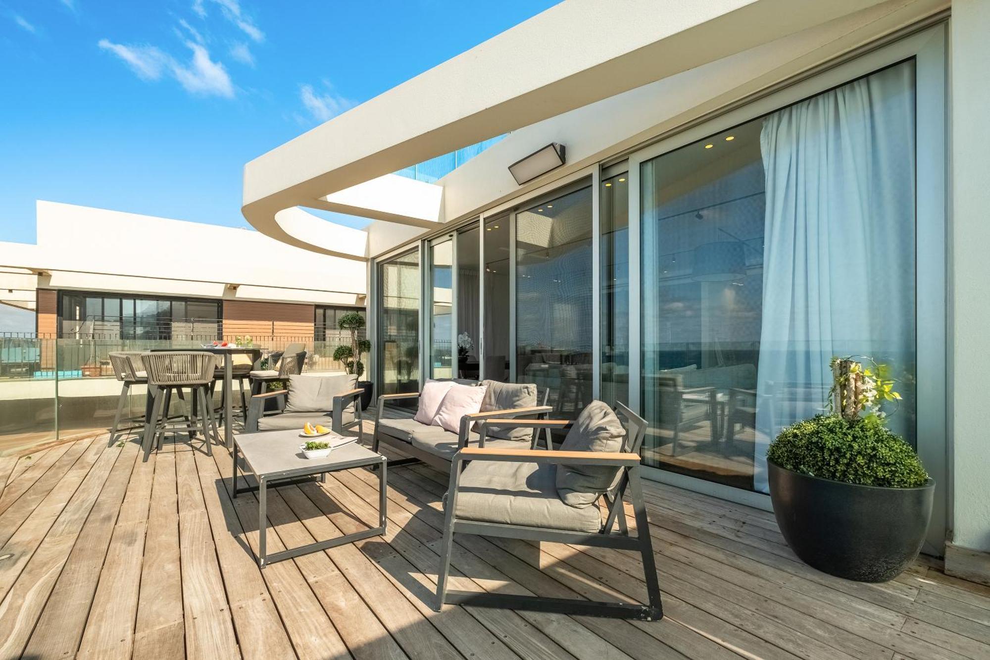Penthouse 3Br + Roof Top + Parking - On The Beach Χάιφα Εξωτερικό φωτογραφία