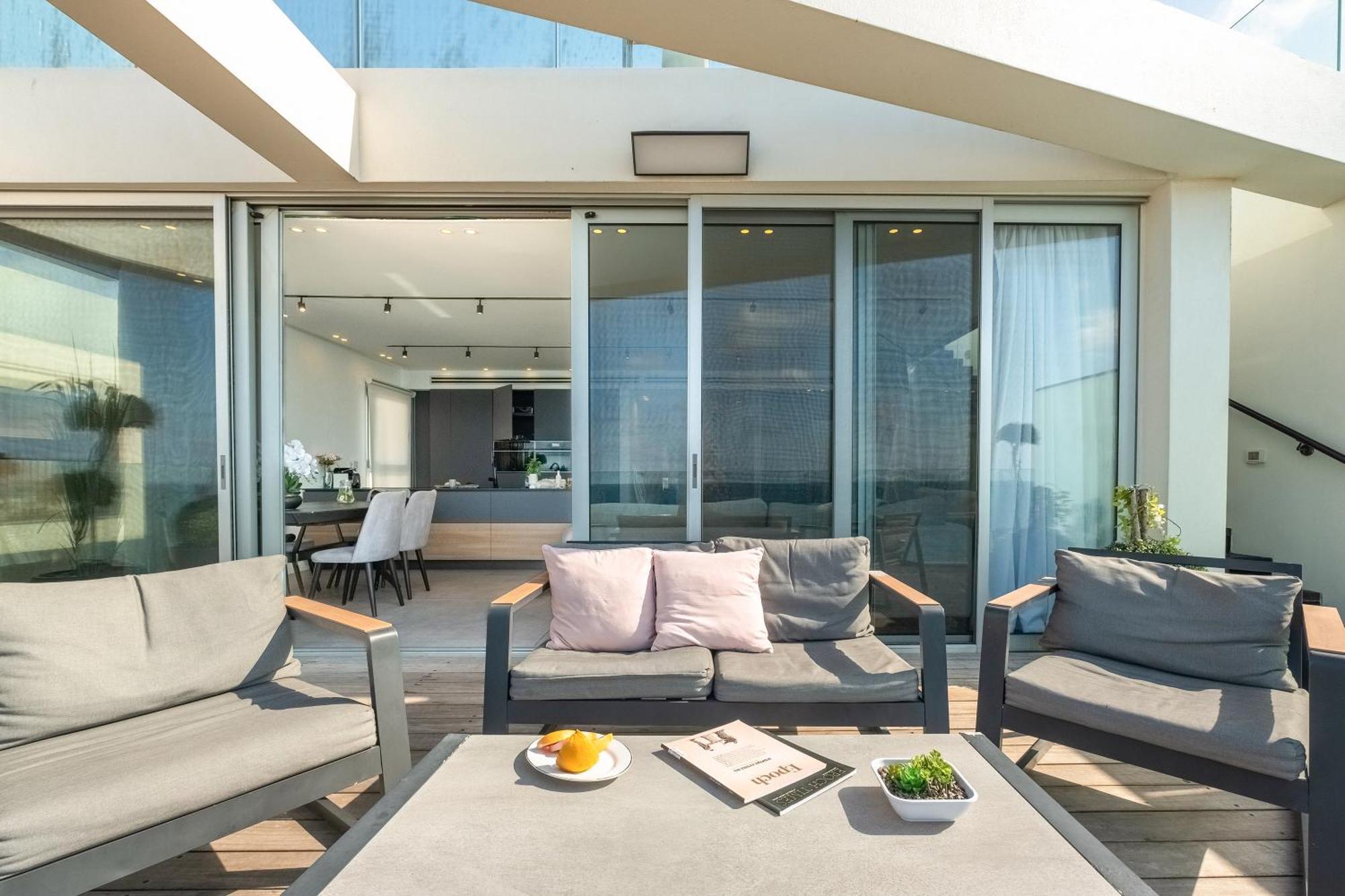 Penthouse 3Br + Roof Top + Parking - On The Beach Χάιφα Εξωτερικό φωτογραφία