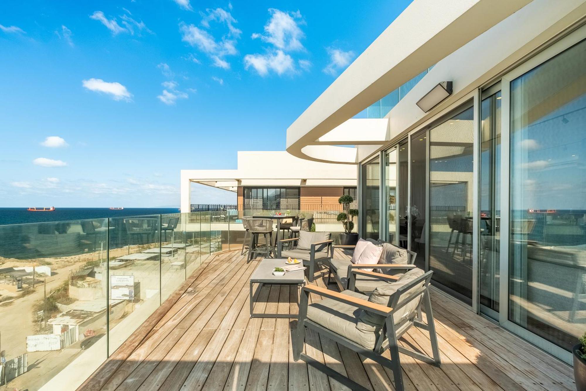 Penthouse 3Br + Roof Top + Parking - On The Beach Χάιφα Εξωτερικό φωτογραφία