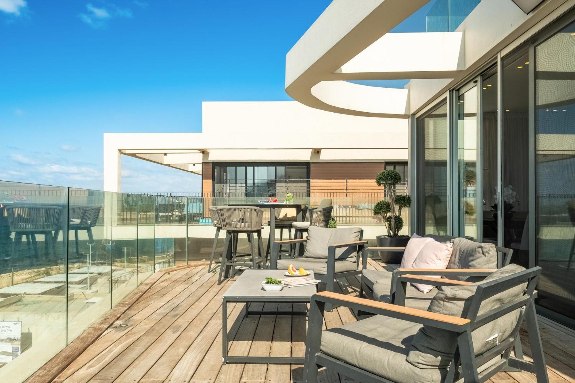 Penthouse 3Br + Roof Top + Parking - On The Beach Χάιφα Εξωτερικό φωτογραφία
