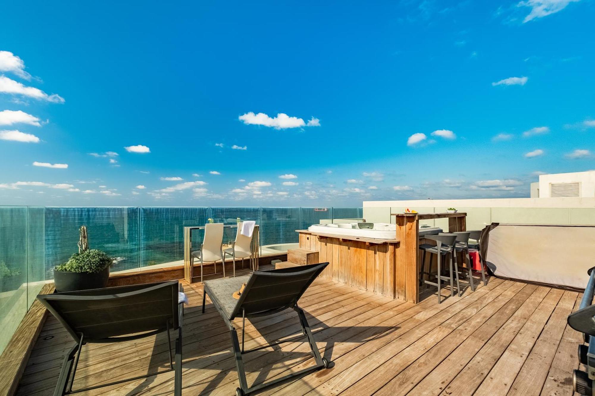 Penthouse 3Br + Roof Top + Parking - On The Beach Χάιφα Εξωτερικό φωτογραφία