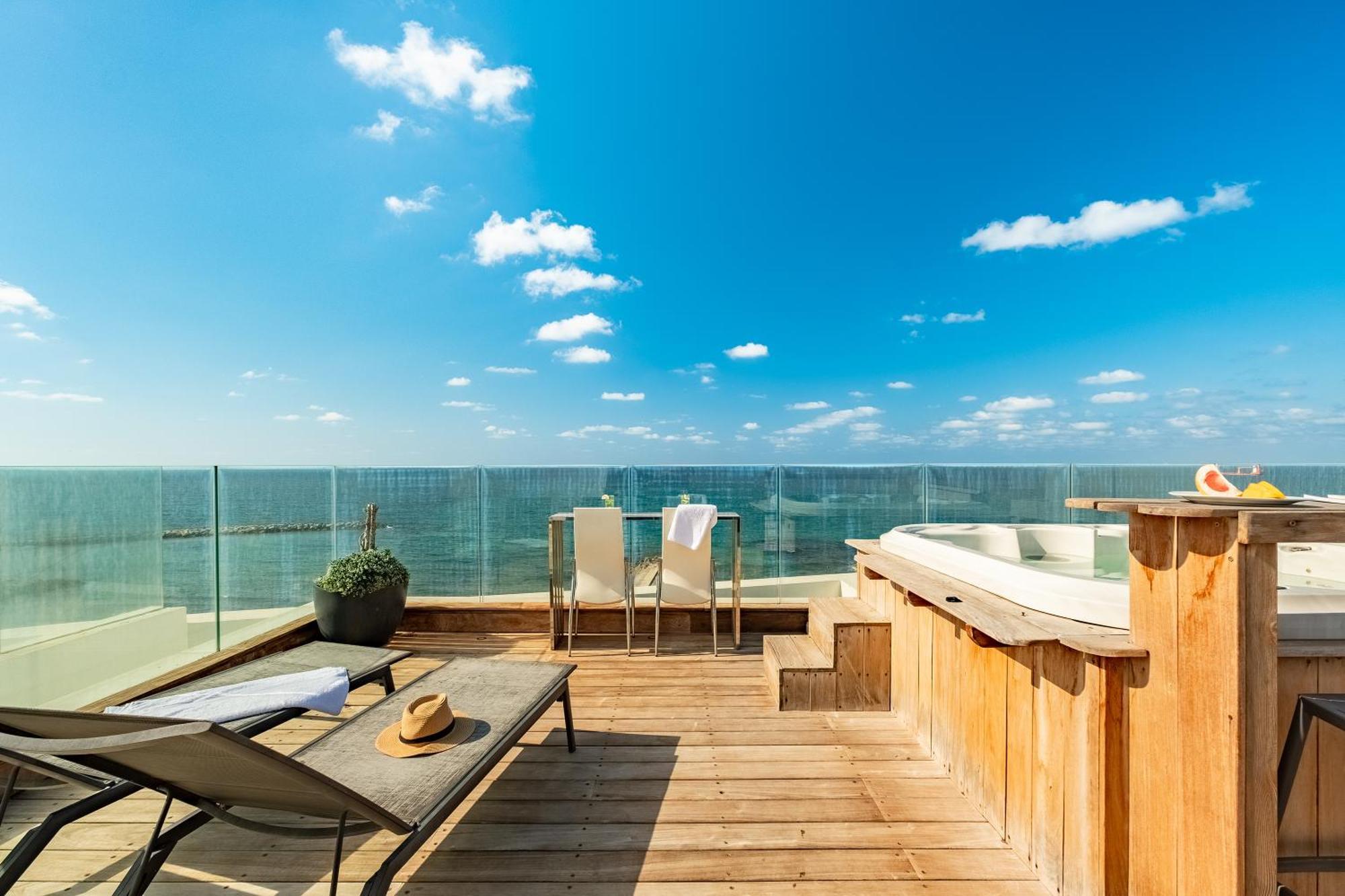 Penthouse 3Br + Roof Top + Parking - On The Beach Χάιφα Εξωτερικό φωτογραφία